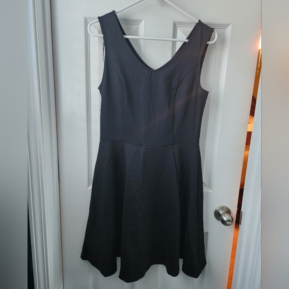 Cynthia Rowley black v neck dress